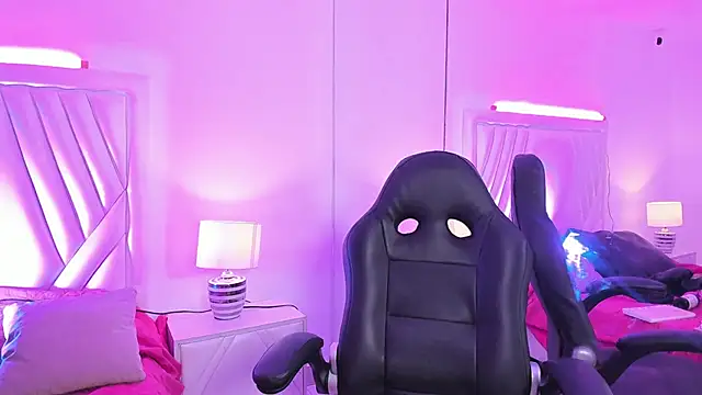 Snapshot of MavyStar chatting on January 2025 03:00:01 PM MavyStar online show from January 2025 03:00:01 PM