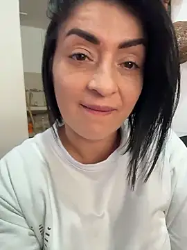 Snapshot of karenlennox1 chatting on January 2026 09:27:01 PM karenlennox1 online show from January 2026 09:27:01 PM