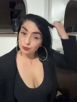 Snapshot of karenlennox1 chatting on April 2026 11:53:01 PM karenlennox1 online show from April 2026 11:53:01 PM