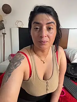 Snapshot of karenlennox1 chatting on May 2026 10:28:01 PM karenlennox1 online show from May 2026 10:28:01 PM