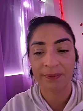Snapshot of karenlennox1 chatting on June 2026 09:31:01 PM karenlennox1 online show from June 2026 09:31:01 PM