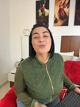 Snapshot of karenlennox1 chatting on June 2026 11:46:01 PM karenlennox1 online show from June 2026 11:46:01 PM