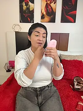 Snapshot of karenlennox1 chatting on July 2026 10:56:01 PM karenlennox1 online show from July 2026 10:56:01 PM