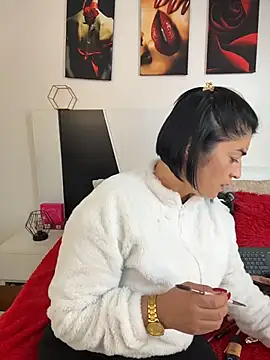 Snapshot of karenlennox1 chatting on July 2026 12:39:02 AM karenlennox1 online show from July 2026 12:39:02 AM