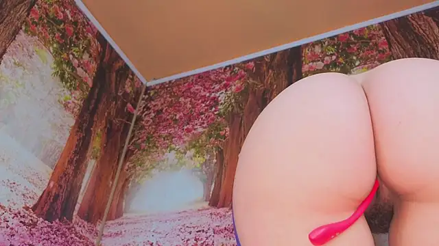 Snapshot of Wet_nympho chatting on January 2026 08:29:02 AM Wet nympho online show from January 2026 08:29:02 AM