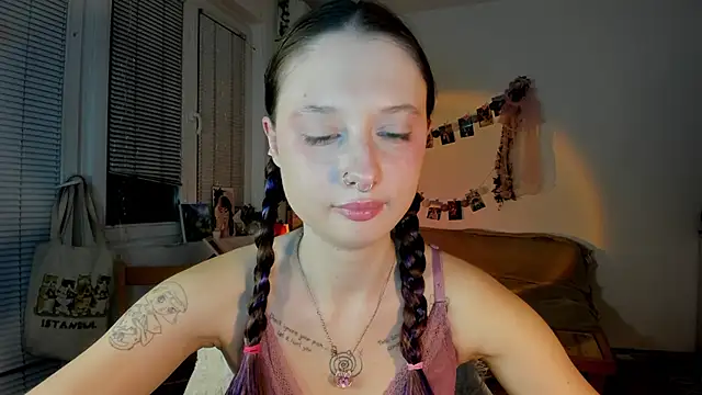 Jenny darling love online show from March 2025 07:50:02 PM