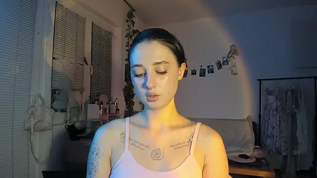 Jenny darling love online show from September 2025 06:33:01 PM