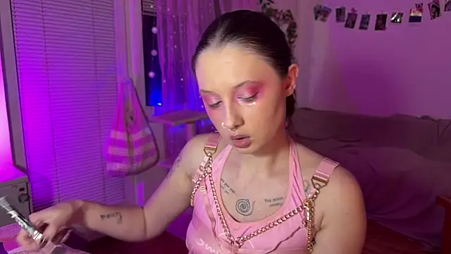 Jenny darling love online show from June 2026 08:34:02 PM