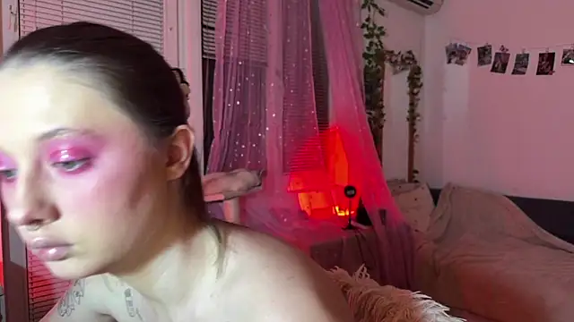 Jenny darling love online show from June 2026 08:17:01 PM