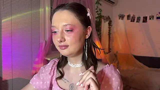 Jenny darling love online show from June 2026 07:12:02 PM