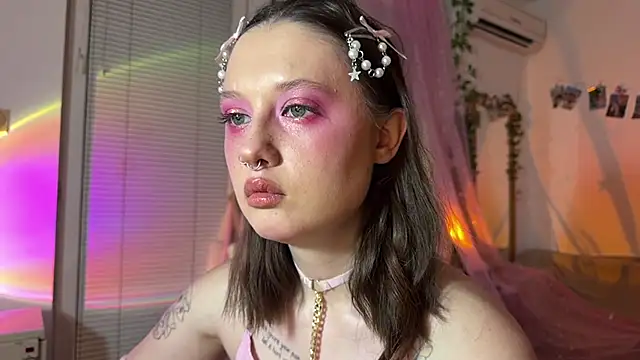 Jenny darling love online show from July 2026 06:59:02 PM