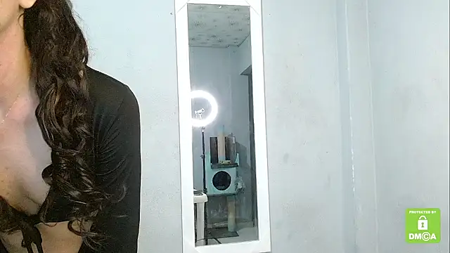 Snapshot of crista_rouse chatting on March 2025 02:37:02 AM crista rouse online show from March 2025 02:37:02 AM