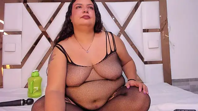 molly sweetee online show from May 2026 01:46:01 AM