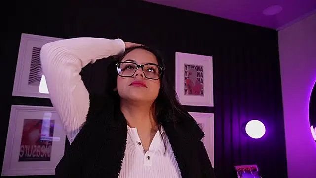 Snapshot of Sophia_wilsonn_ chatting on March 2026 10:32:02 AM Sophia wilsonn online show from March 2026 10:32:02 AM