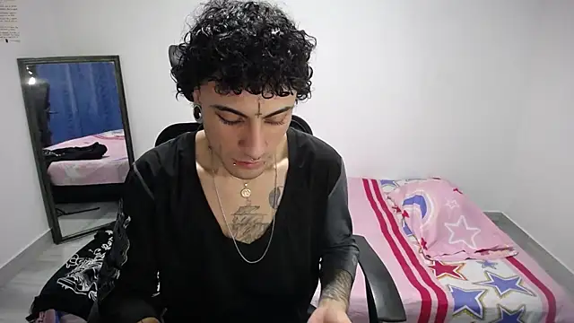 Snapshot of present_the_magic chatting on November 2025 05:07:01 AM present the magic online show from November 2025 05:07:01 AM