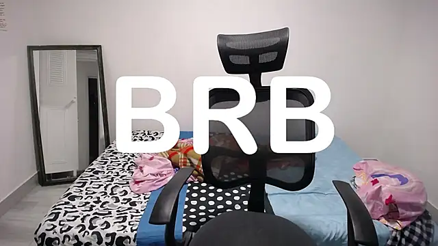 Snapshot of present_the_magic chatting on November 2025 01:48:01 AM present the magic online show from November 2025 01:48:01 AM