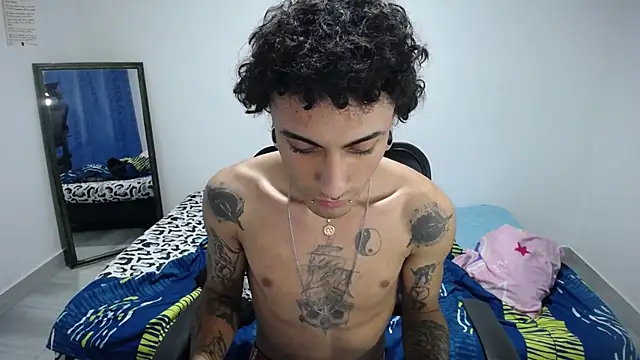 Snapshot of present_the_magic chatting on November 2025 06:33:01 AM present the magic online show from November 2025 06:33:01 AM