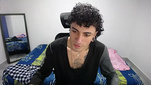 Snapshot of present_the_magic chatting on November 2025 01:55:02 AM present the magic online show from November 2025 01:55:02 AM