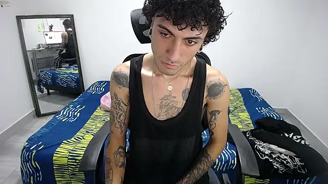 Snapshot of present_the_magic chatting on November 2025 07:46:02 AM present the magic online show from November 2025 07:46:02 AM