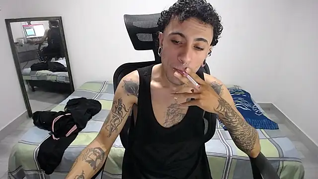 Snapshot of present_the_magic chatting on January 2026 06:35:02 PM present the magic online show from January 2026 06:35:02 PM