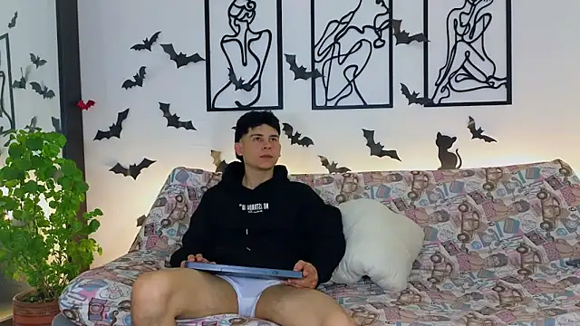 Snapshot of Nicole_and_deam13 chatting on October 2025 01:47:01 AM Nicole and deam13 online show from October 2025 01:47:01 AM