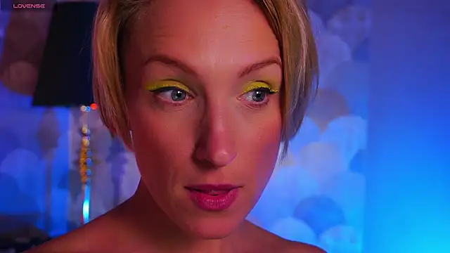 UmaTruewoman online show from March 2025 11:42:02 AM