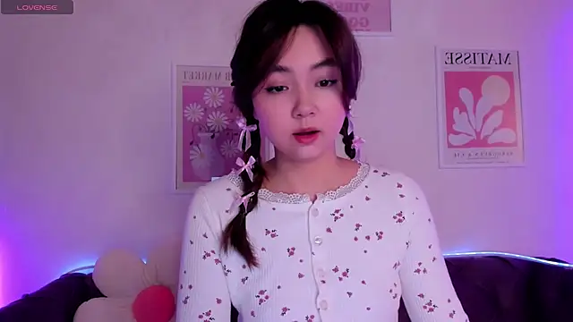 Fluffy Rose online show from January 2025 02:00:02 AM