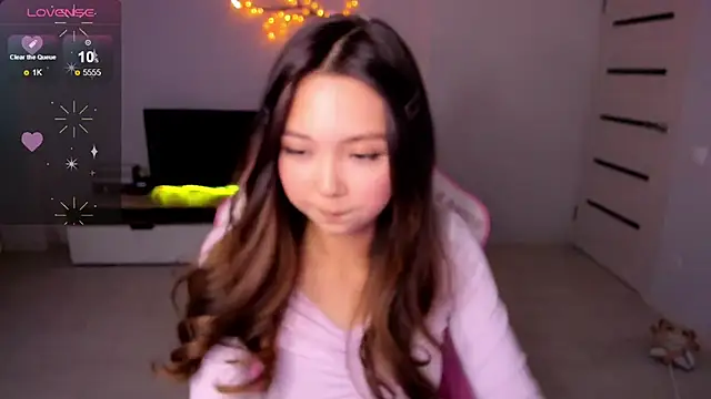 Fluffy Rose online show from October 2025 11:49:02 AM