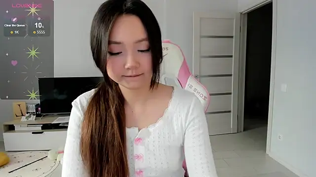 Fluffy Rose online show from April 2026 03:33:02 AM