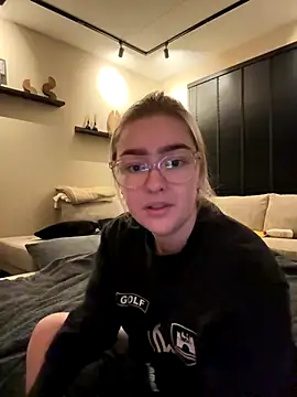 xX HotCouple Xx online show from December 2024 09:28:01 PM