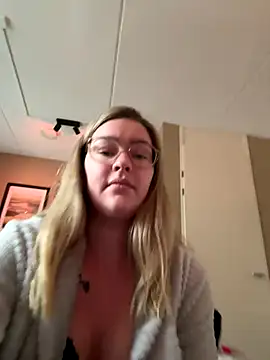 xX HotCouple Xx online show from September 2025 08:49:02 AM