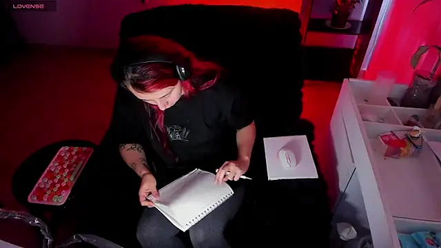 Snapshot of bonnie_moon_ chatting on October 2025 07:25:01 PM bonnie moon online show from October 2025 07:25:01 PM