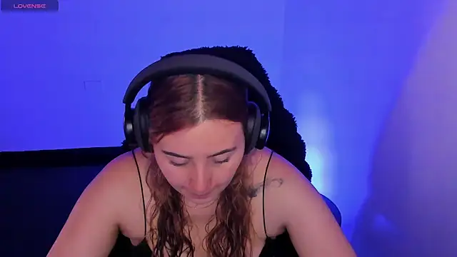 bonnie moon  online show from March 2026 07:09:01 PM