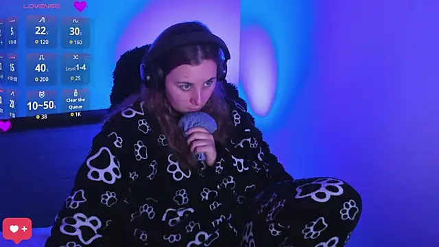 bonnie moon  online show from March 2026 07:28:01 PM