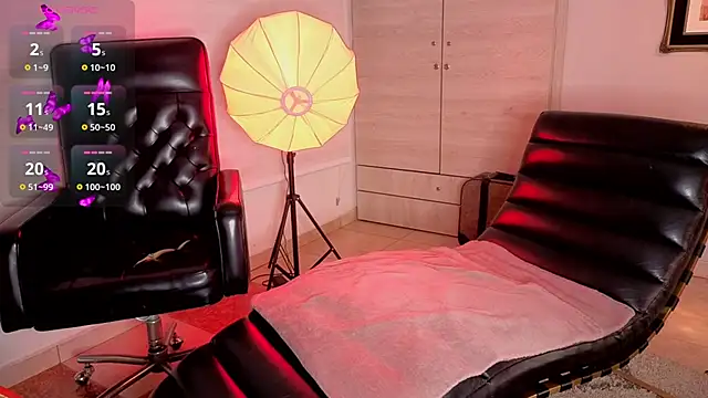 Snapshot of Paiige_peach chatting on April 2026 06:35:01 PM Paiige peach online show from April 2026 06:35:01 PM