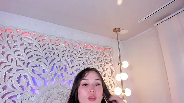 Kayla stern  online show from December 2025 07:43:02 PM