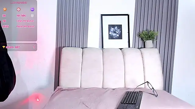 Kayla stern  online show from March 2026 06:47:01 PM