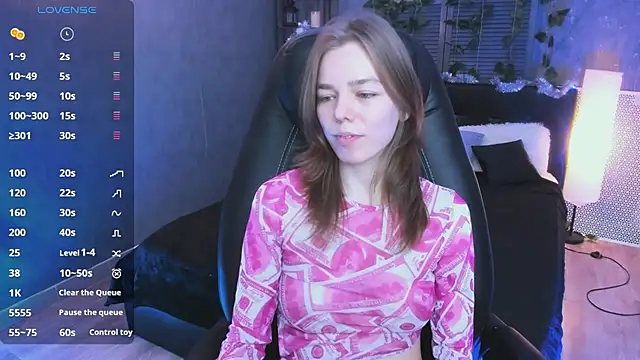 Tina Tayllor online show from December 2024 06:35:02 PM