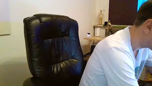 Snapshot of Minm666 chatting on December 2024 10:27:02 PM Minm666 online show from December 2024 10:27:02 PM