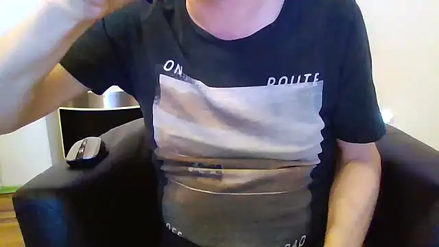 Snapshot of Minm666 chatting on December 2024 06:45:01 AM Minm666 online show from December 2024 06:45:01 AM