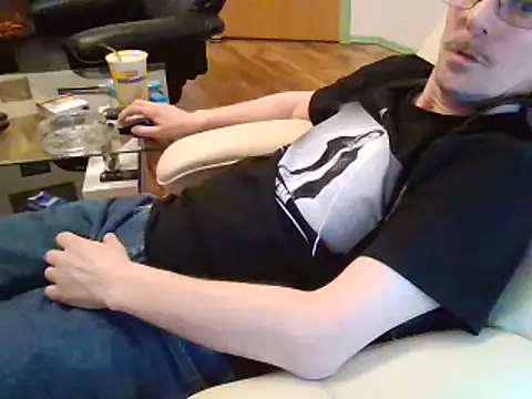 Snapshot of Minm666 chatting on December 2024 10:23:02 PM Minm666 online show from December 2024 10:23:02 PM