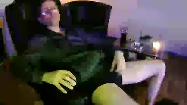 Snapshot of Minm666 chatting on March 2025 09:08:02 PM Minm666 online show from March 2025 09:08:02 PM