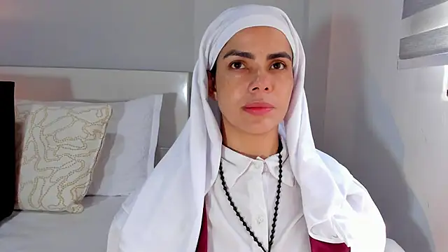 ClaraMariaMon online show from June 2026 02:27:02 PM