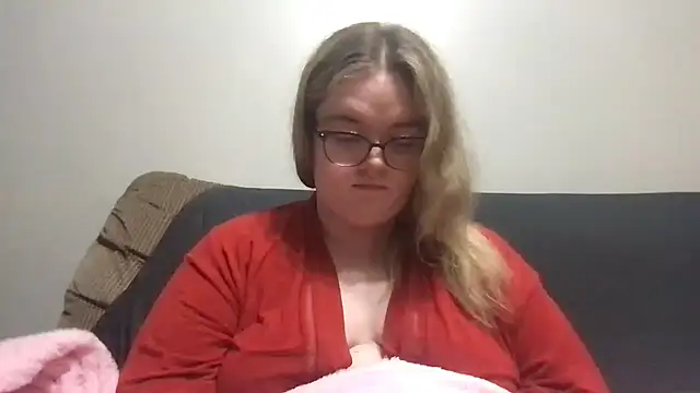 honeyyy24 online show from April 2026 08:06:02 PM