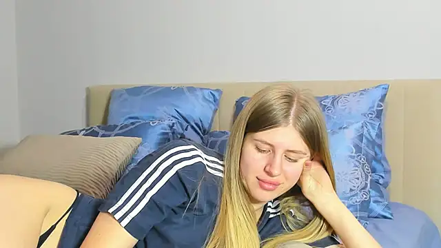 kirraa  online show from February 2026 09:54:02 PM