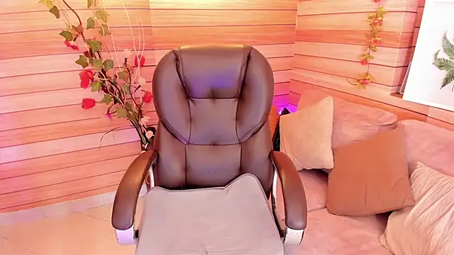 marien thomson  online show from March 2025 06:35:01 AM