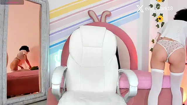 Evie Clark online show from January 2025 07:11:01 PM