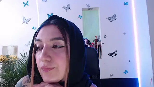 Snapshot of Lia-mitch chatting on October 2025 06:41:01 PM Lia-mitch online show from October 2025 06:41:01 PM