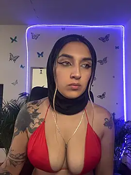 Lia-mitch online show from June 2026 07:04:01 PM