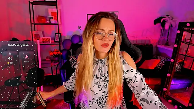 LadyIzabel online show from January 2025 11:43:02 AM